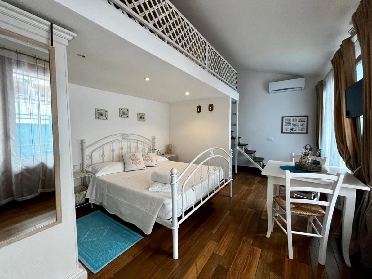 Palmasera Charming Rooms Cala Gonone Exterior photo