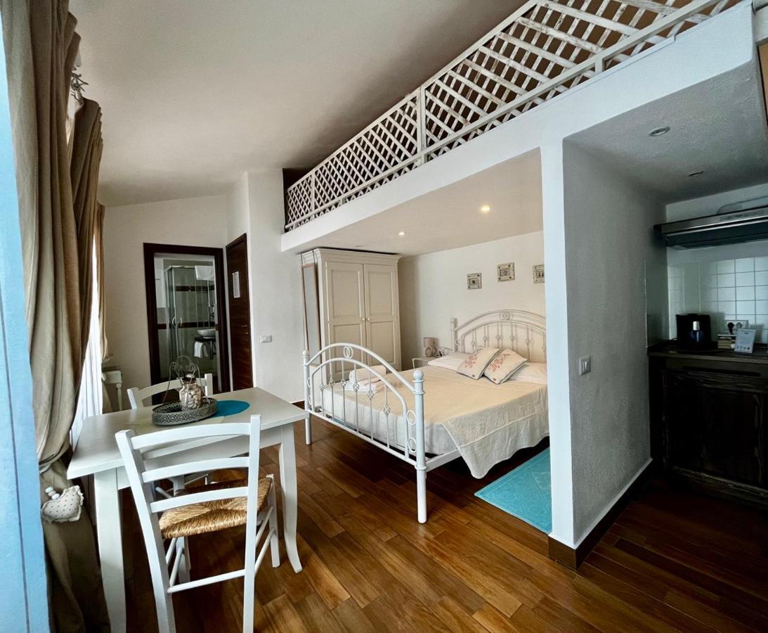 Palmasera Charming Rooms Cala Gonone Exterior photo